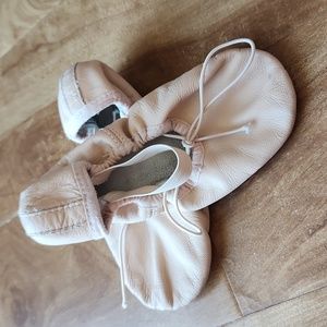Bloch - Pink Leather Ballet Shoes - Size: 12 Width: C